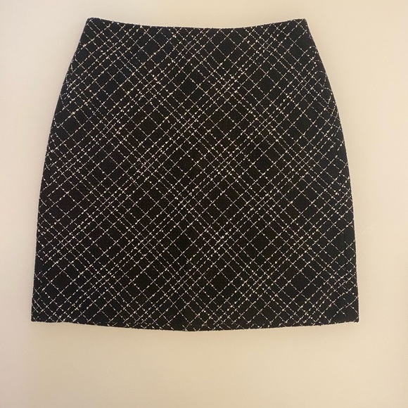 NWOT Tweed Mini Skirt - Picture 2 of 5